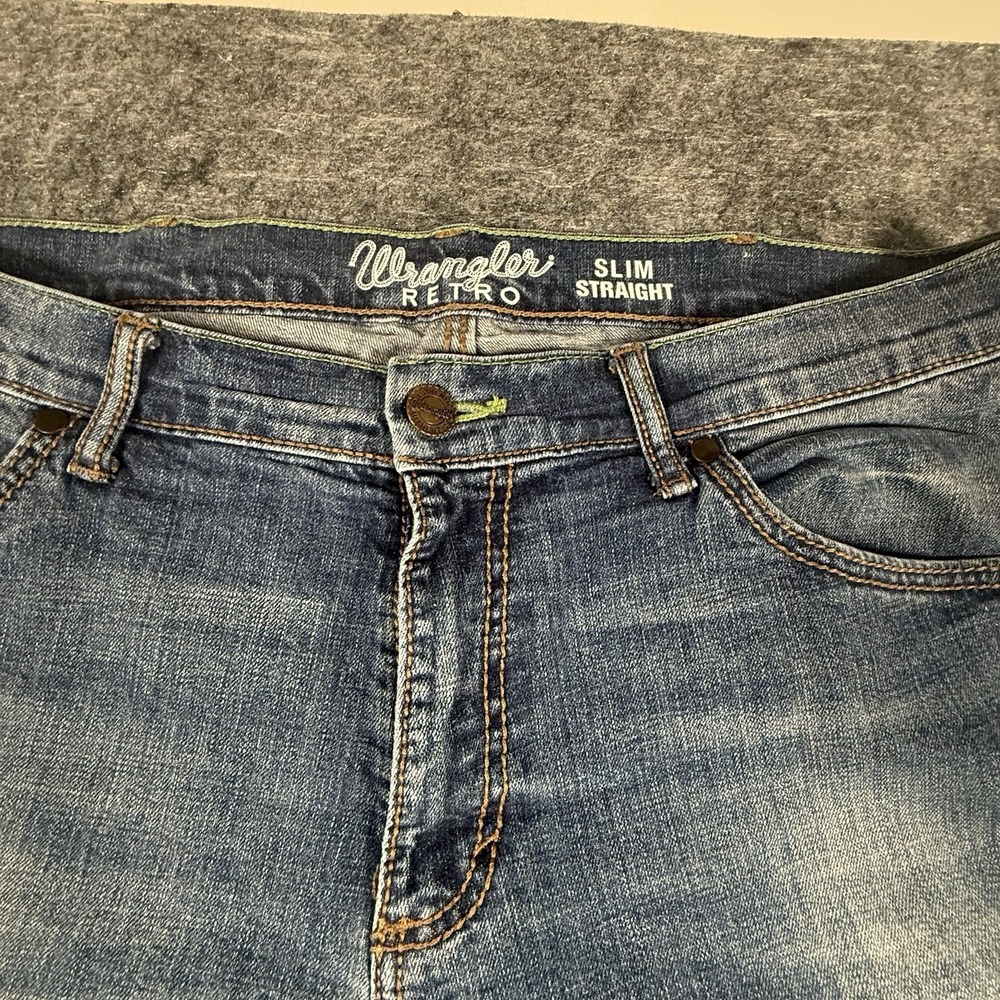 Wrangler Retro Slim Straight Jeans Men 36x30 Medium Wash Blue Denim Western - Picture 2 of 6